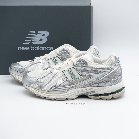 New Balance Other - NEW New Balance 1906R Sneakers Men's M1906REE Silver Metallic/Sea Salt